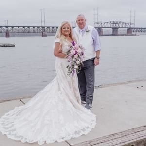 Meet your Posher, Joy